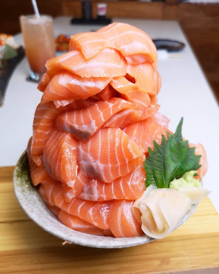 Salmon Otaku Don - món ăn đặc biệt của nhà hàng