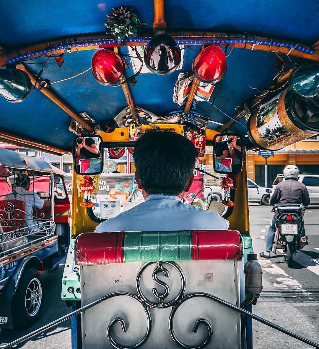 Ở Thái Lan, các bạn có thể thoải mái trả giá với tài xế xe tuk tuk