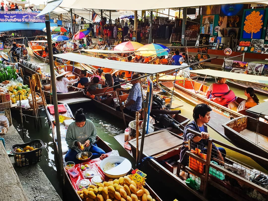 Ngôi chợ nổi nhất Thái Lan bởi sự độc đáo và đông đúc mà hiếm nơi nào có được
