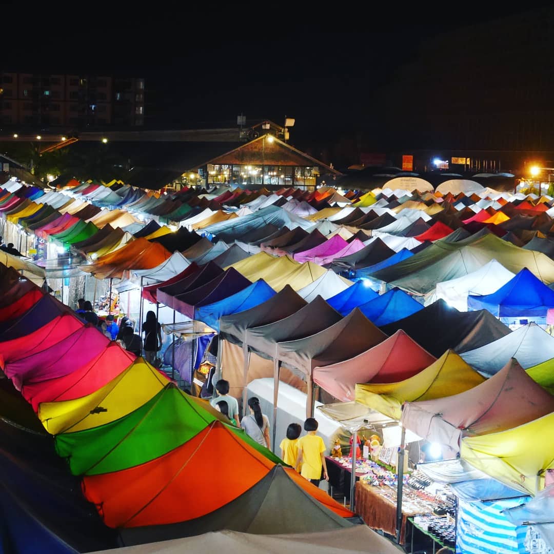 Chợ đêm Rod Fai, Ratchada