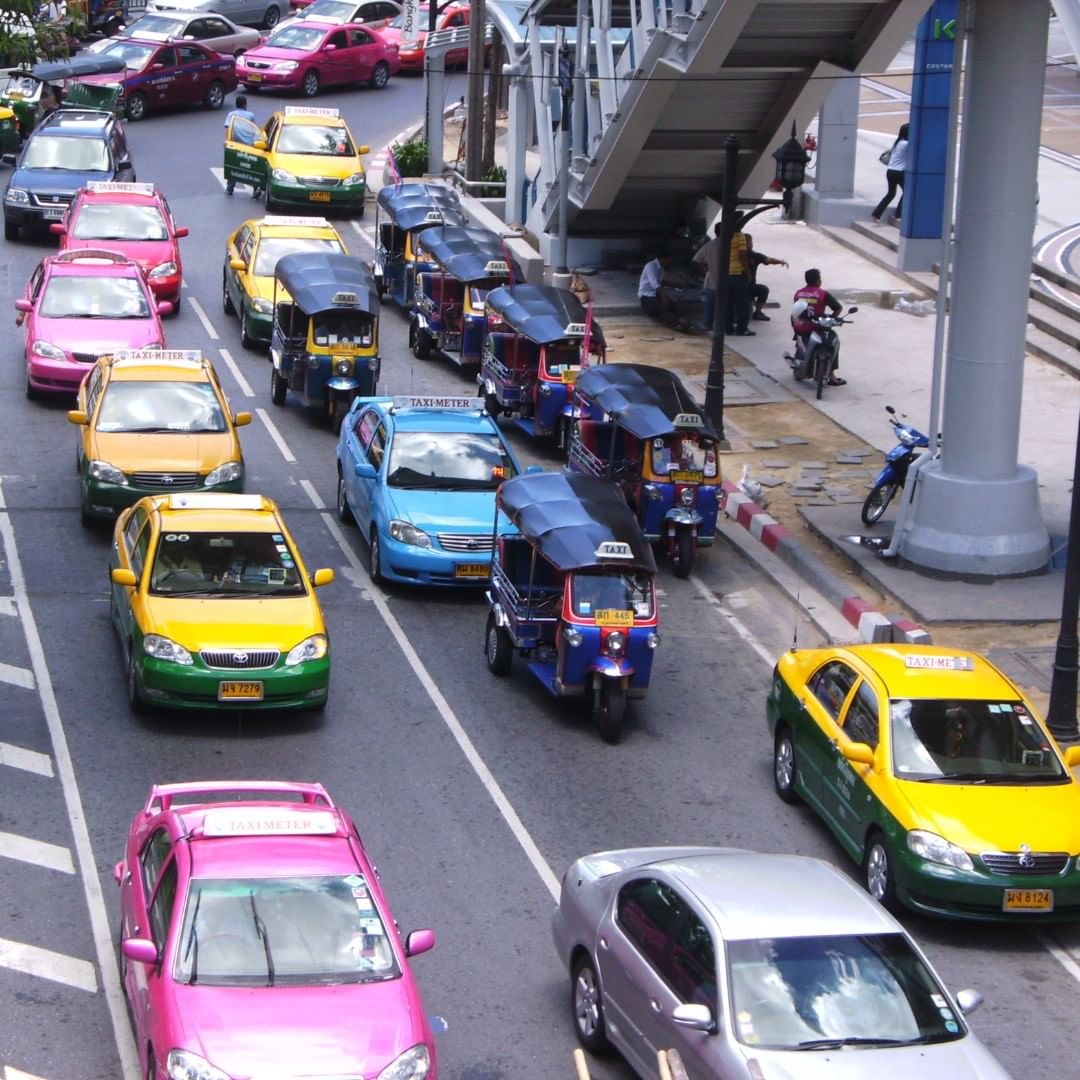 Ở Bangkok và Pattaya không thiếu gì taxi
