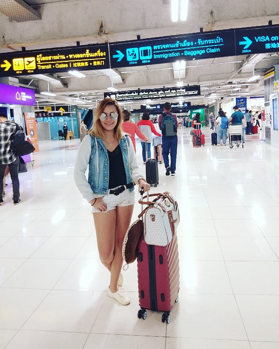 Đáp chuyến bay về sân bay Nội Bài 