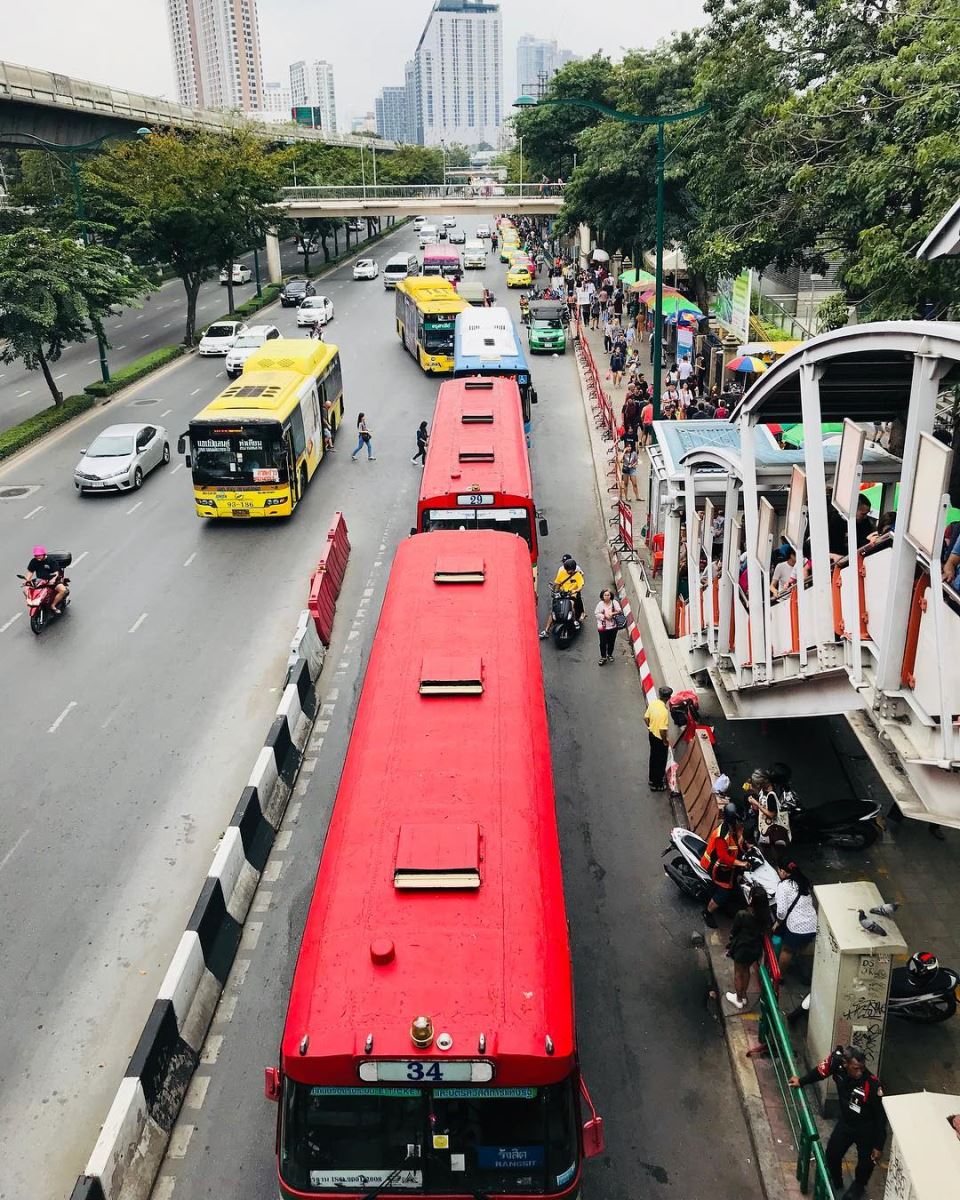 Hầu hết mọi người khi đi từ Bangkok đi Pattaya đều sử dụng xe bus là chủ yếu