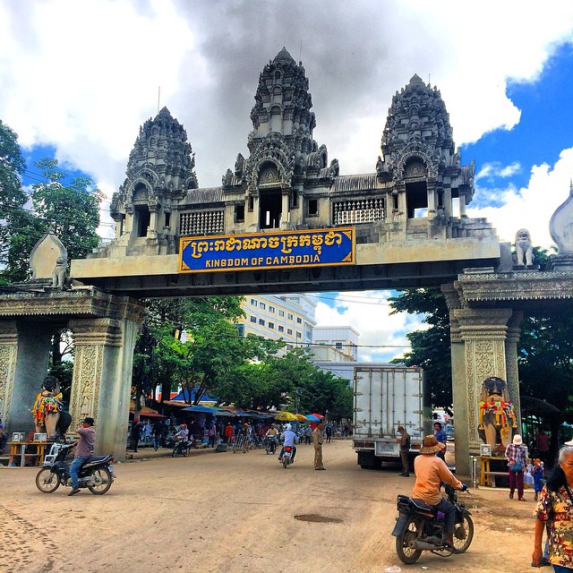 Du lịch Thái Lan bằng đường bộ từ TP.HCM nếu đi nối tuyến bạn phải qua khẩu tại Campuchia