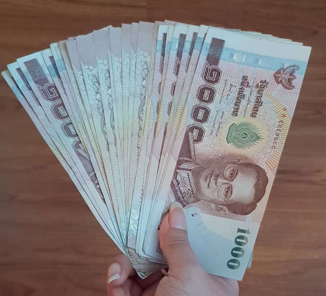 Bạn nên quy đổi ra tiền baht sẽ dễ tiêu dùng ở Thái hơn nhé