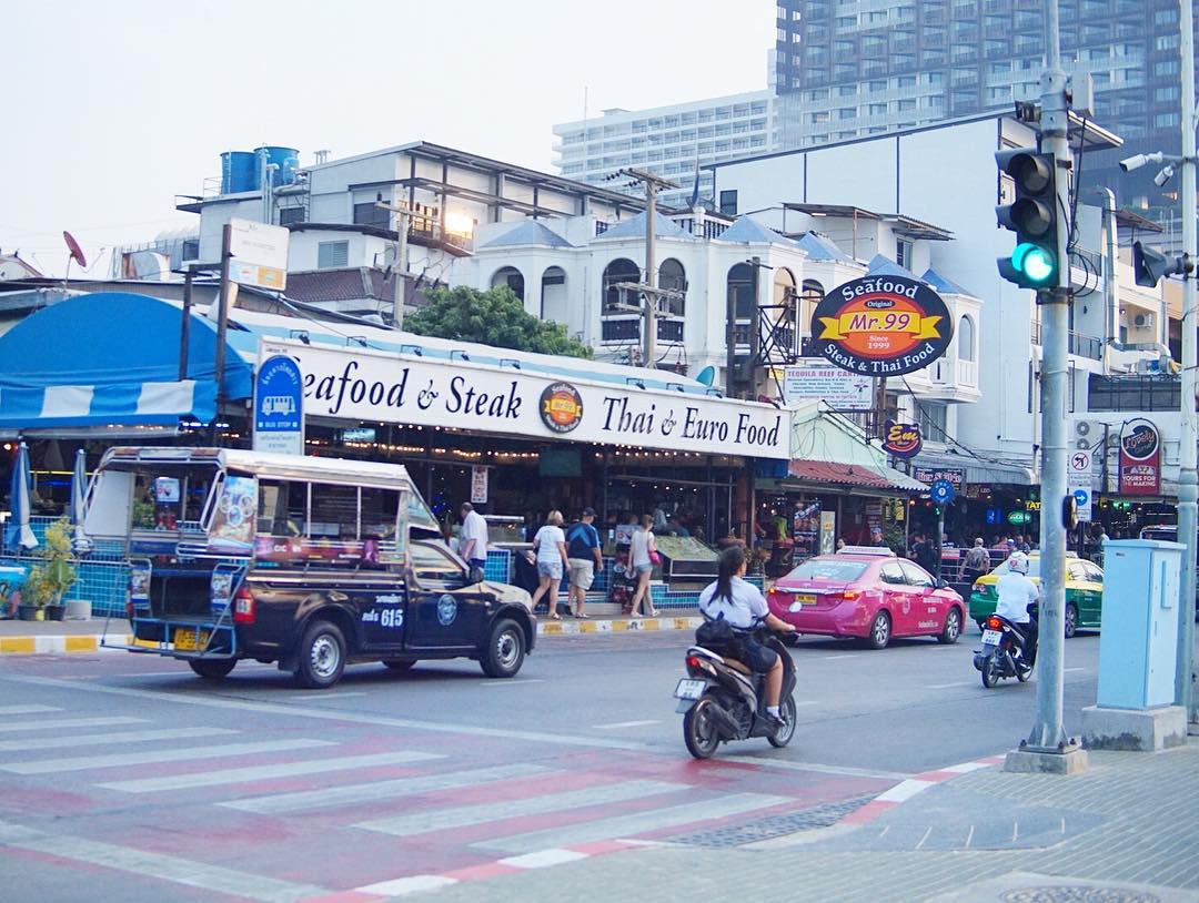  Ở Pattaya đường vắng và cách chạy xe dễ dàng hơn ở Bangkok