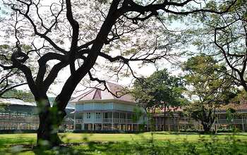 Tham quan Cung điện Maruekatayawan